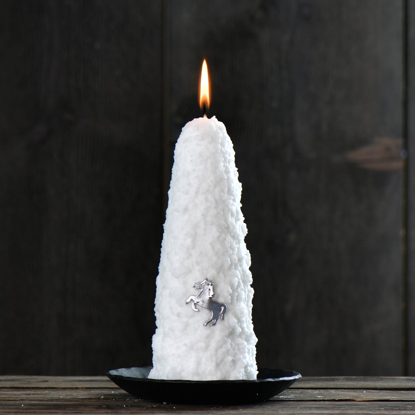Snöhög Häst
